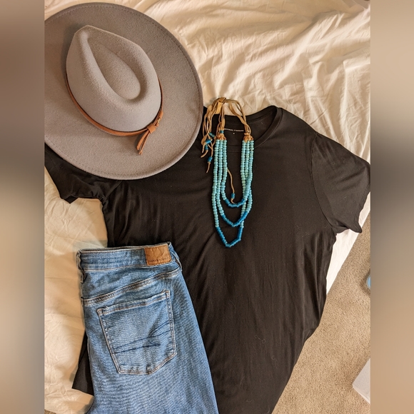 Universal Standard Black Crew Neck T-Shirt- Medium - Picture 2 of 2